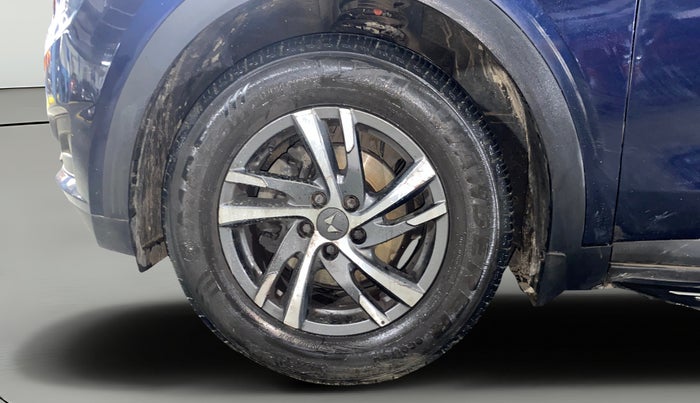 2021 Mahindra XUV700 AX 5 P MT 7 STR, Petrol, Manual, 11,809 km, Left Front Wheel
