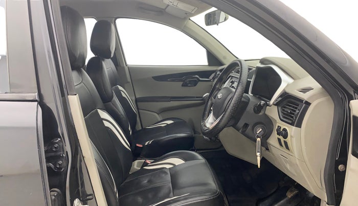 2016 Mahindra Kuv100 K6 5 STR, Petrol, Manual, 84,140 km, Right Side Front Door Cabin