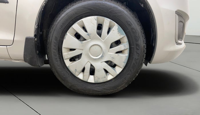 2015 Maruti Swift VXI, Petrol, Manual, 69,289 km, Right Front Wheel