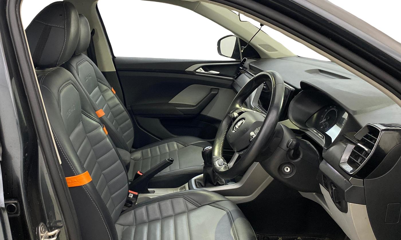 2022 Skoda KUSHAQ AMBITION 1.0L TSI MT, Petrol, Manual, 48,424 km, Right Side Front Door Cabin