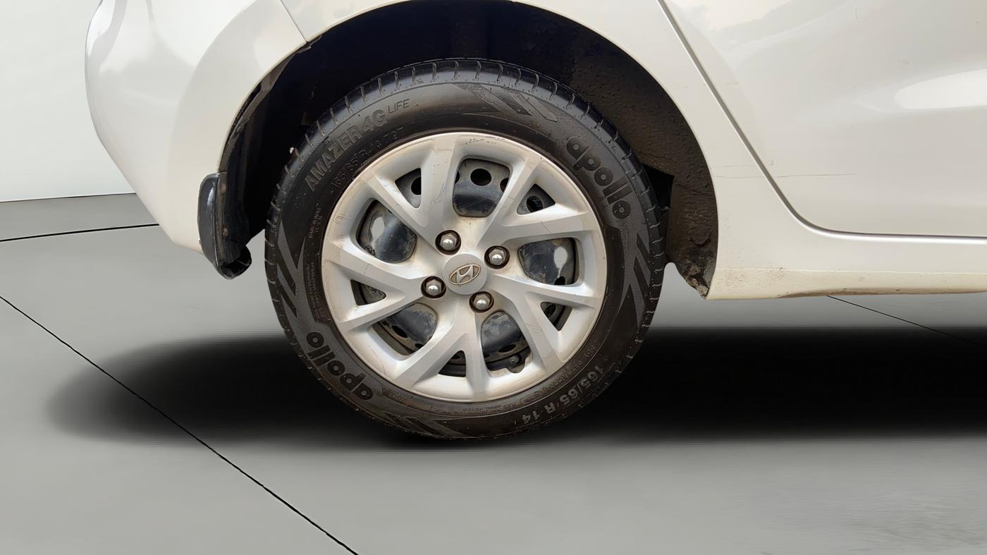 2017 Hyundai Grand i10 MAGNA AT 1.2 KAPPA VTVT, Petrol, Automatic, 53,296 km, Right Rear Wheel