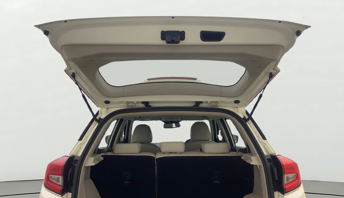 2021 Mahindra XUV300 W8 (O) 1.2 PETROL, Petrol, Manual, 1,22,446 km, Boot Door Open