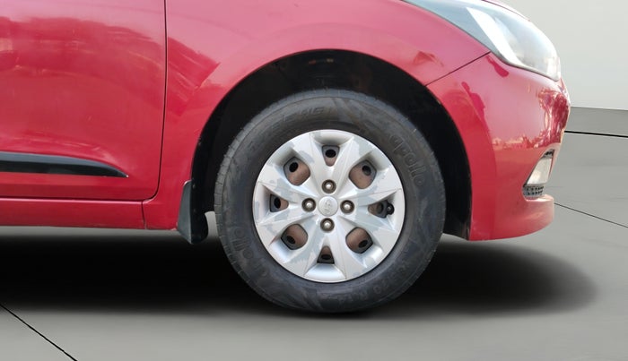 2017 Hyundai Elite i20 SPORTZ 1.2, Petrol, Manual, 1,30,496 km, Right Front Wheel