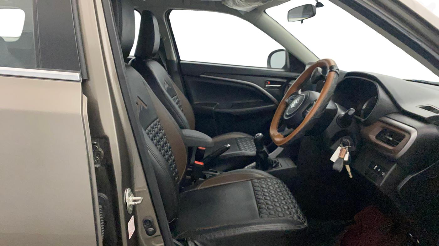 2024 Maruti BREZZA LXI, Petrol, Manual, 35,047 km, Right Side Front Door Cabin
