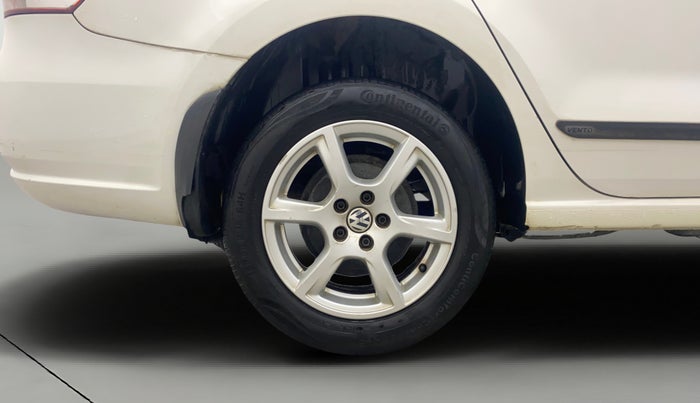 2014 Volkswagen Vento HIGHLINE 1.6 MPI, Petrol, Manual, 64,278 km, Right Rear Wheel