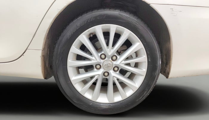 2016 Toyota Camry HYBRID, Hybrid, Automatic, 75,189 km, Left Rear Wheel