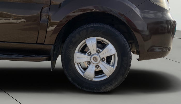 2013 Tata Safari Storme 2.2 VX 4X2, Diesel, Manual, 1,06,044 km, Right Front Wheel