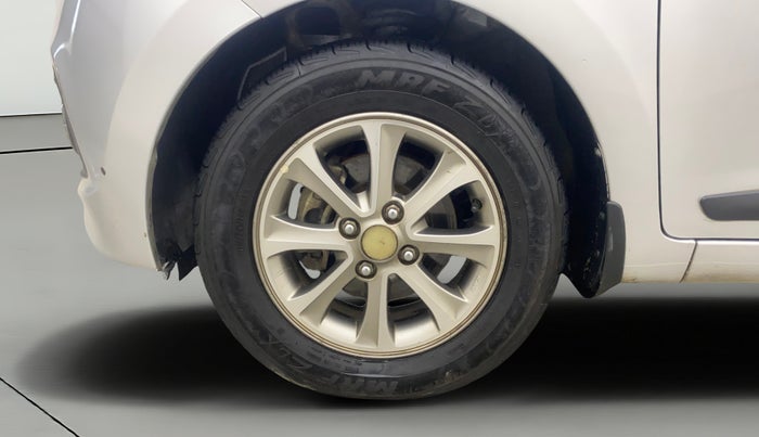 2015 Hyundai Grand i10 ASTA 1.1 CRDI, Diesel, Manual, 1,07,537 km, Left Front Wheel