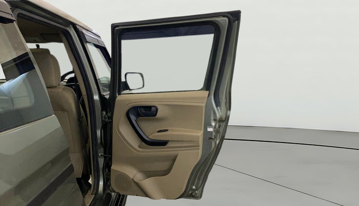 2024 Mahindra BOLERO NEO N 8, Diesel, Manual, 32,646 km, RHS Rear Door