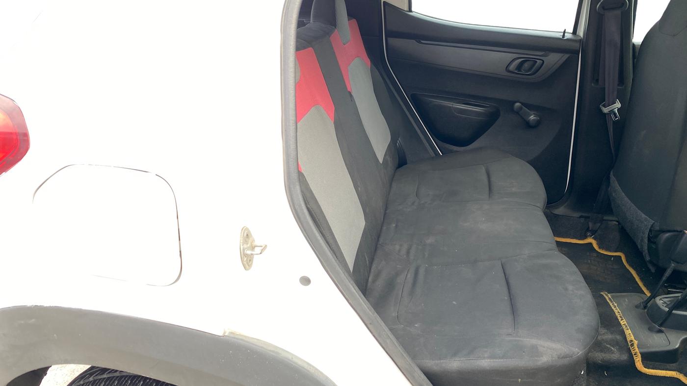 2018 Renault Kwid RXT 1.0 AMT (O), CNG, Automatic, 83,245 km, Right Side Rear Door Cabin