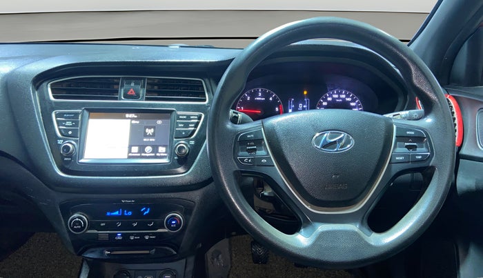 2018 Hyundai Elite i20 ASTA 1.4 CRDI DUAL TONE, Diesel, Manual, 1,14,280 km, Steering Wheel Close Up