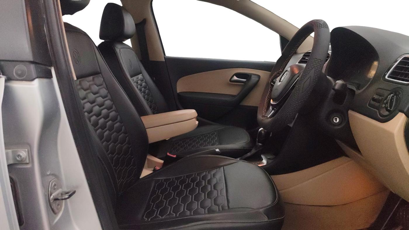2018 Volkswagen Ameo HIGHLINE PLUS 1.5L AT 16 ALLOY, Diesel, Automatic, 1,08,246 km, Right Side Front Door Cabin