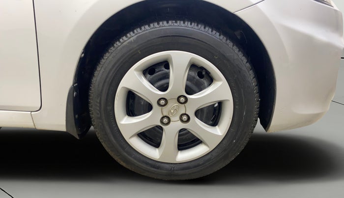 2012 Hyundai Verna FLUIDIC 1.6 VTVT EX, Petrol, Manual, 37,666 km, Right Front Wheel