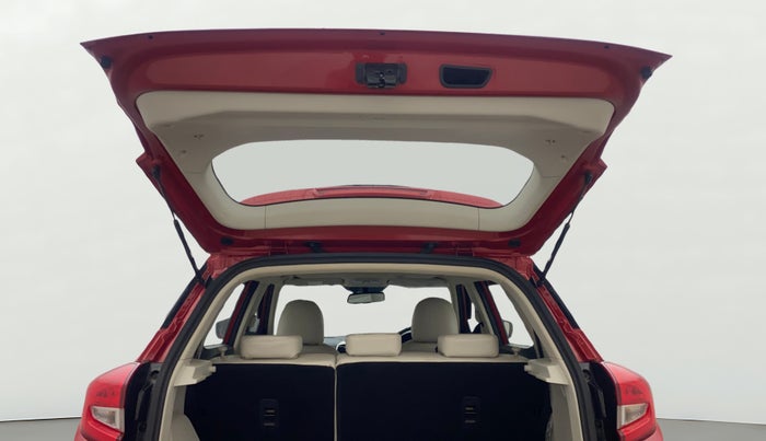 2022 Mahindra XUV300 W8 (O) 1.2 PETROL, Petrol, Manual, 10,013 km, Boot Door Open