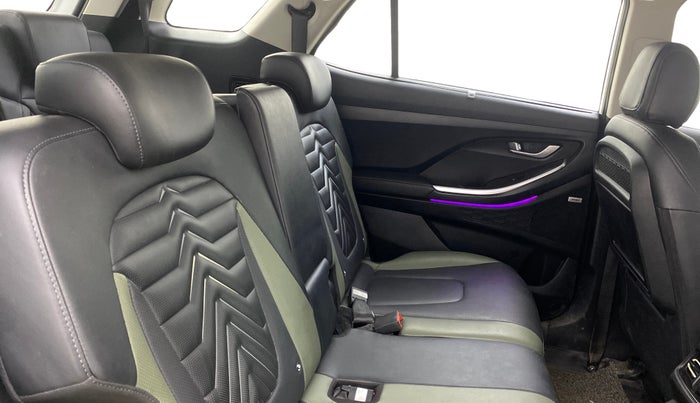 2023 Hyundai ALCAZAR  Signature (O) AE 7Str Diesel AT, Diesel, Automatic, 74,379 km, Right Side Rear Door Cabin