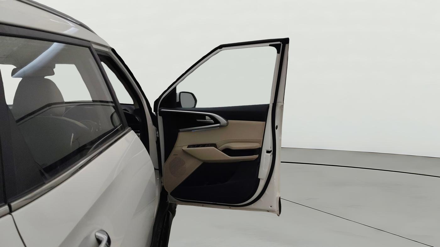 2022 KIA CARENS LUXURY PLUS 1.5 DIESEL AT 6 STR, Diesel, Automatic, 20,469 km, RHS Front Door