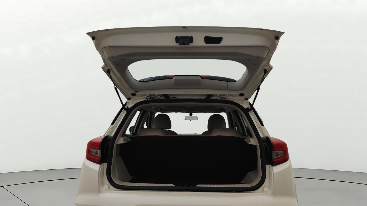 2023 Mahindra XUV300 W6 1.2 PETROL AMT, Petrol, Automatic, 36,660 km, Boot Door Open