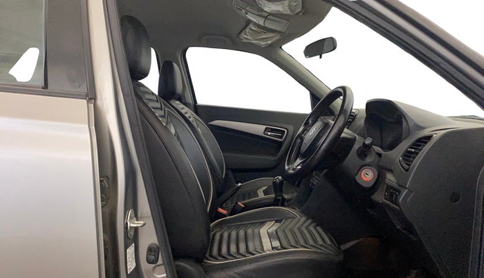 2018 Maruti Vitara Brezza ZDI, Diesel, Manual, 75,896 km, Right Side Front Door Cabin