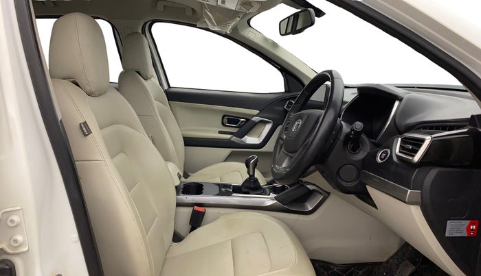 2023 Tata Safari XZ PLUS, Diesel, Manual, 46,577 km, Right Side Front Door Cabin