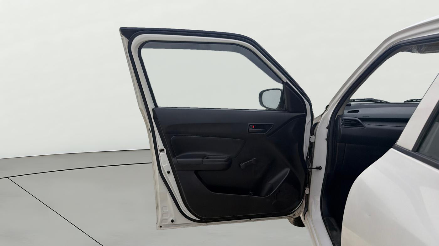 2024 Maruti Swift LXI, Petrol, Manual, 13,029 km, LHS Front Door