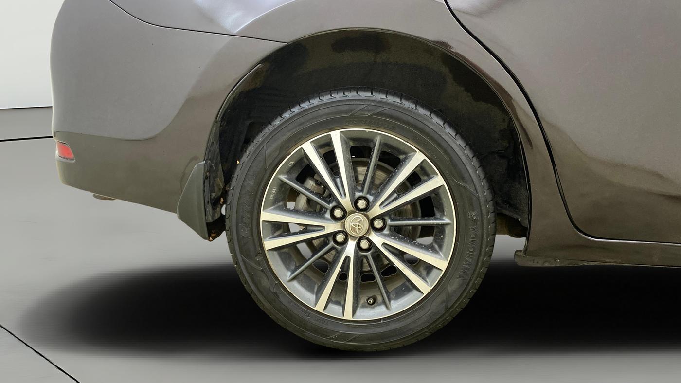 2017 Toyota Corolla Altis GL PETROL, Petrol, Manual, 73,814 km, Right Rear Wheel