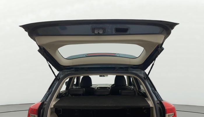 2021 Mahindra XUV300 W8 1.2 PETROL, Petrol, Manual, 52,390 km, Boot Door Open