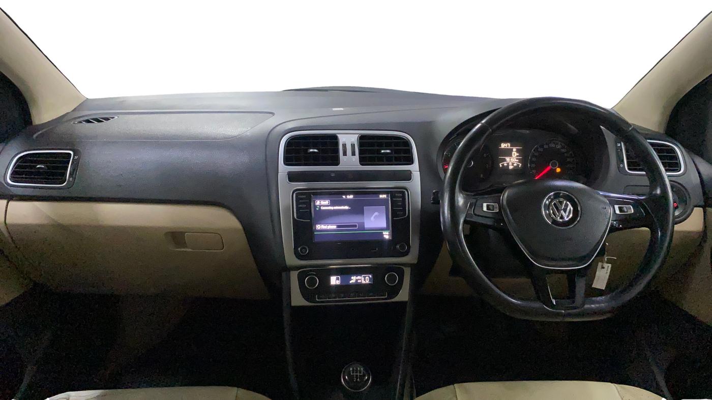2017 Volkswagen Ameo HIGHLINE1.2L PLUS 16 ALLOY, Petrol, Manual, 79,132 km, Dashboard