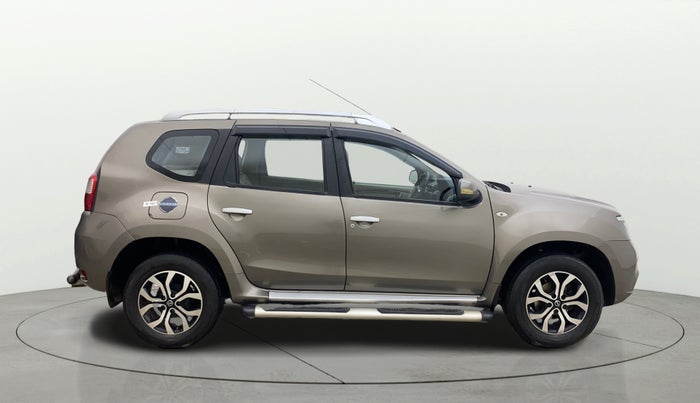 2015 Nissan Terrano XV D THP PREMIUM 110 PS, Diesel, Manual, 1,09,754 km, Right Side View