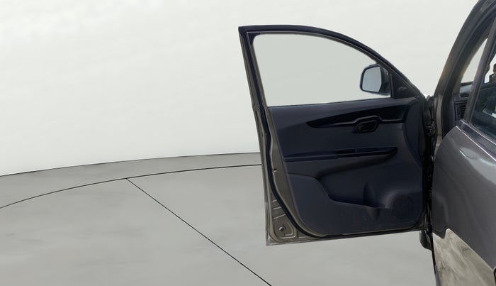 2017 Mahindra KUV 100 NXT K4+ P 6 STR, Petrol, Manual, 35,751 km, LHS Front Door