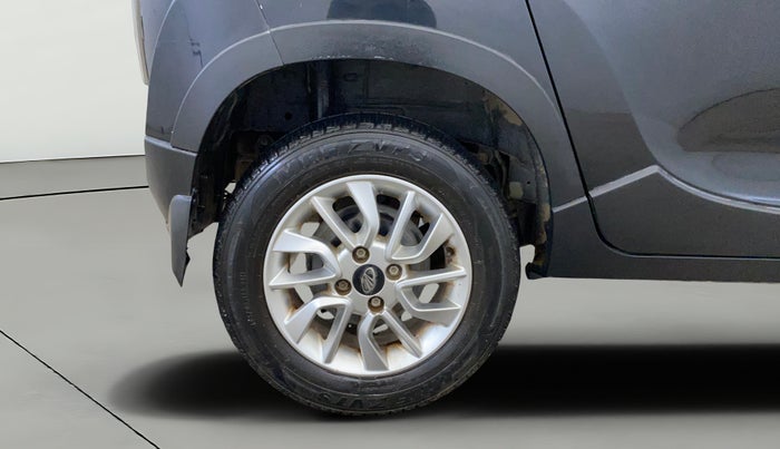 2017 Mahindra Kuv100 K6 PLUS 6 STR, Petrol, Manual, 43,431 km, Right Rear Wheel