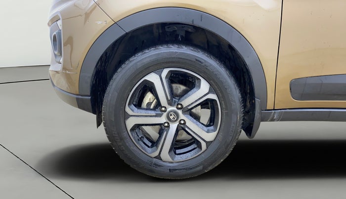 2022 Tata NEXON XZA PLUS (PREMIUM) DIESEL JET, Diesel, Automatic, 71,970 km, Left Front Wheel