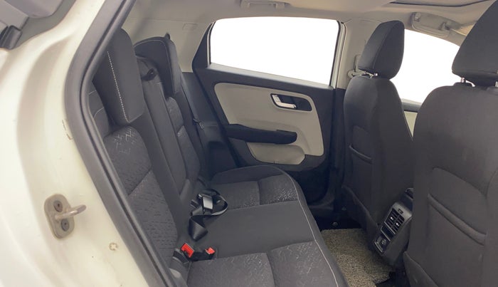 2023 Tata ALTROZ XZ PLUS SUNROOF CNG, CNG, Manual, 41,807 km, Right Side Rear Door Cabin