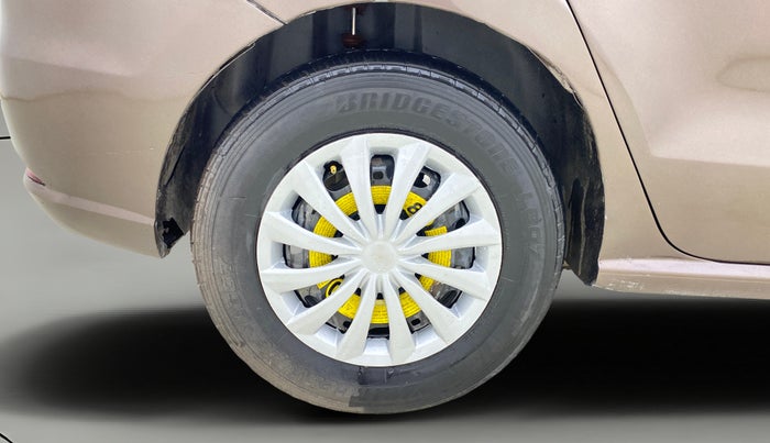 2018 Volkswagen Ameo TRENDLINE 1.0L, CNG, Manual, 1,32,995 km, Right Rear Wheel