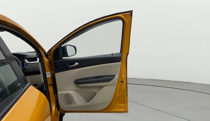 2023 Renault TRIBER RXZ AMT, Petrol, Automatic, 15,606 km, RHS Front Door