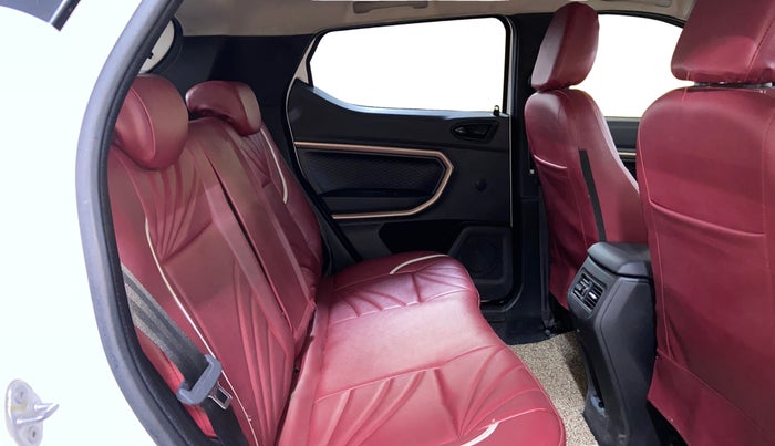 2022 Renault Kiger RXT (O) MT, Petrol, Manual, 25,156 km, Right Side Rear Door Cabin