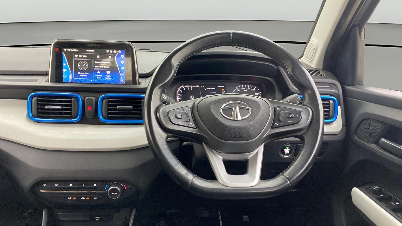 2021 Tata PUNCH CREATIVE  iRA PACK AMT, Petrol, Automatic, 19,008 km, Steering Wheel Close Up