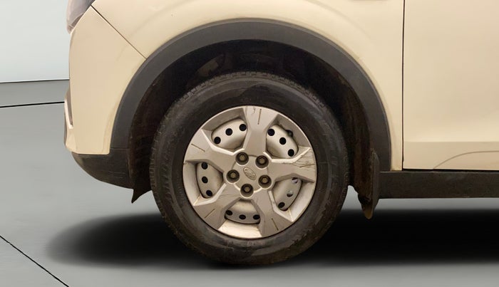 2021 Mahindra XUV300 W4 1.2 PETROL, Petrol, Manual, 29,450 km, Left Front Wheel