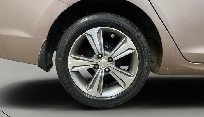 2018 Hyundai Verna 1.6 VTVT SX, Petrol, Manual, 51,170 km, Right Rear Wheel