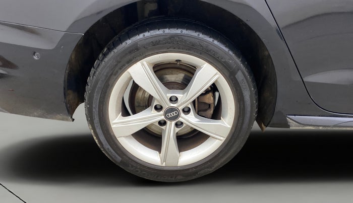 2021 Audi A4 40 TFSI TECHNOLOGY, Petrol, Automatic, 62,701 km, Right Rear Wheel