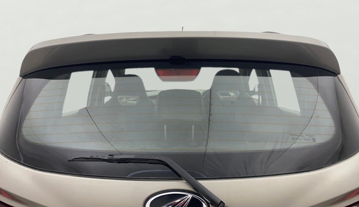 2016 Mahindra Kuv100 K8 6 STR, Petrol, Manual, 94,762 km, Rear Windshield