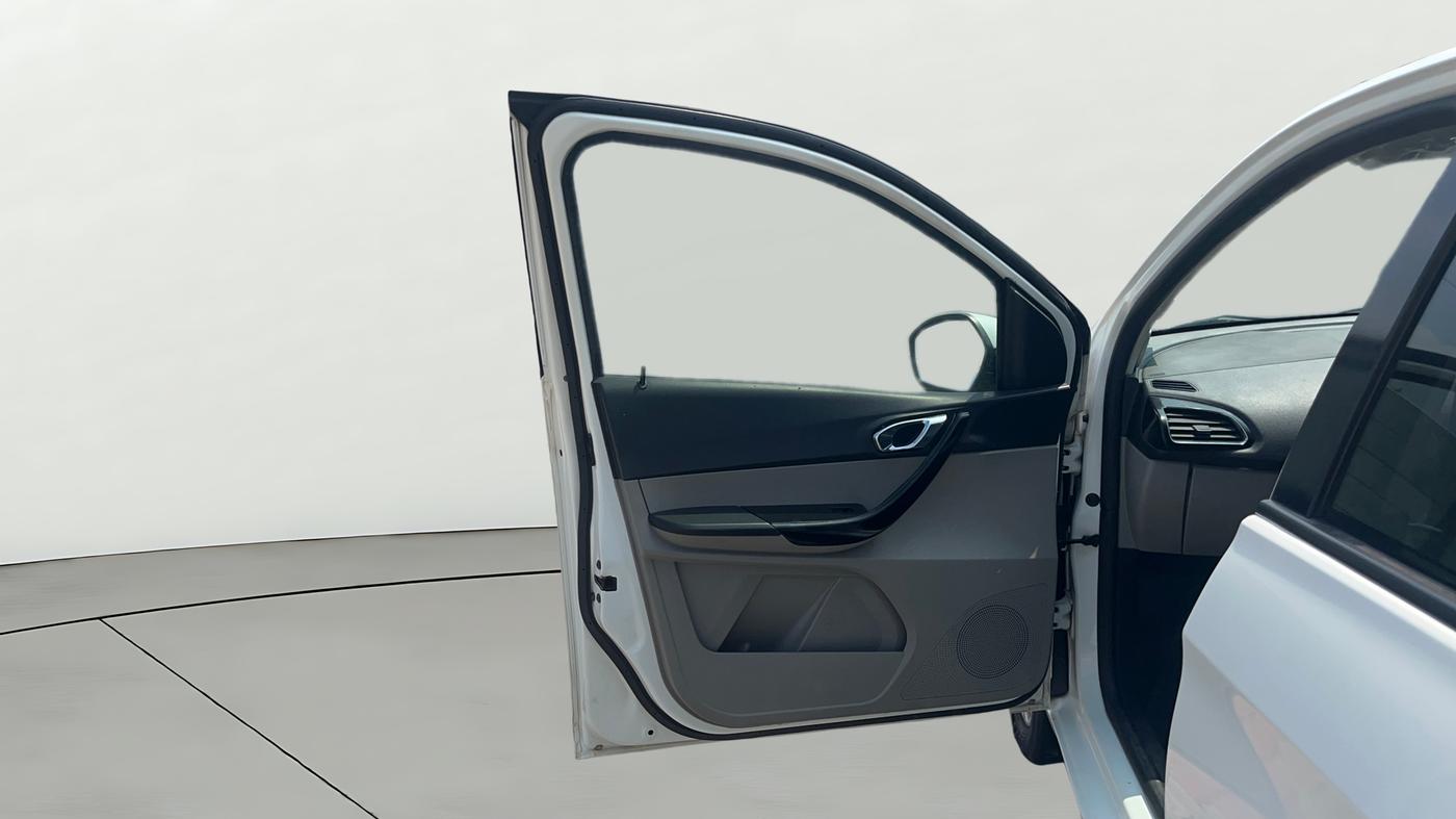 2018 Tata Tiago XZA PETROL, Petrol, Automatic, 43,728 km, LHS Front Door