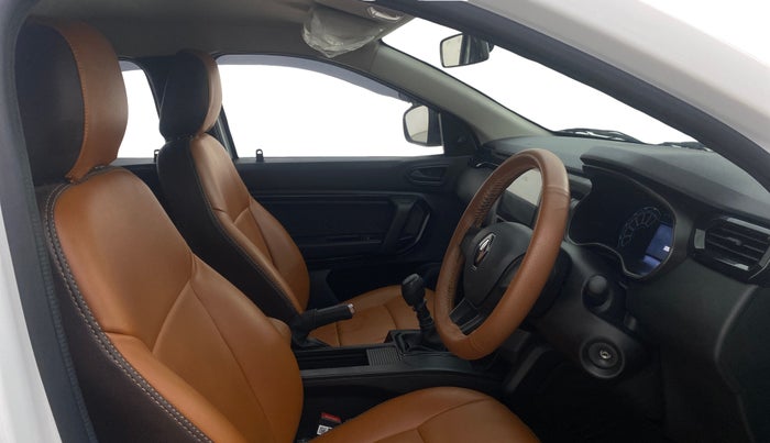 2024 Renault Kiger RXE MT, Petrol, Manual, 3,357 km, Right Side Front Door Cabin