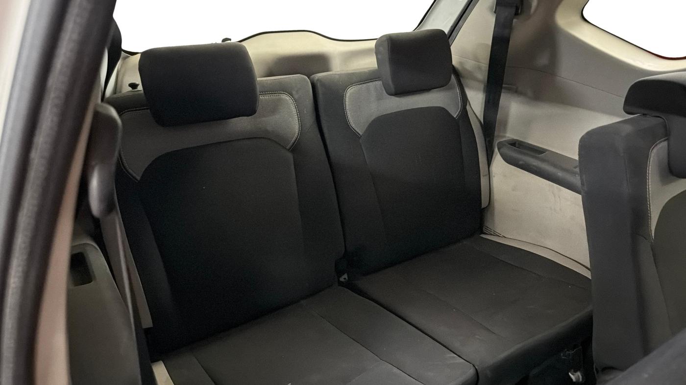 2022 Renault TRIBER RXE MT, Petrol, Manual, 89,425 km, Third Seat Row ( optional )
