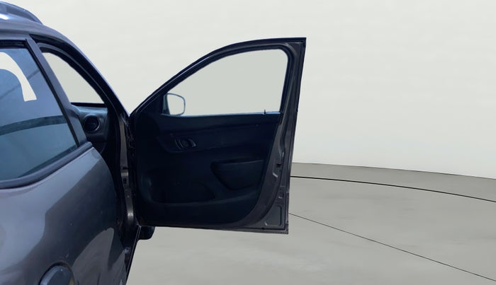 2016 Renault Kwid RXT 1.0 AMT, Petrol, Automatic, 94,221 km, RHS Front Door