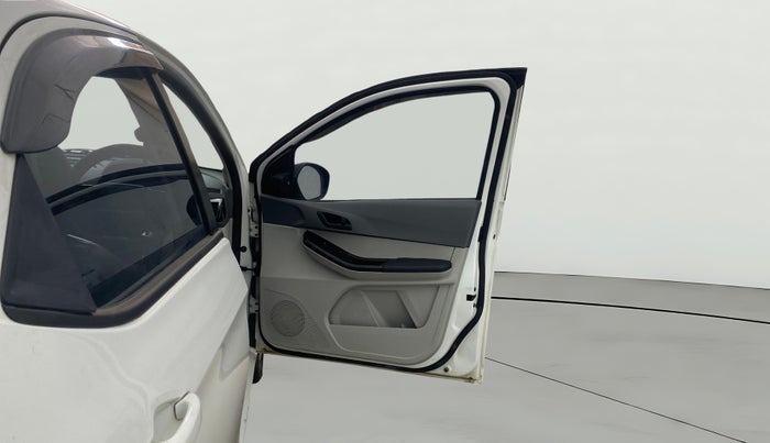 2025 Tata Tiago XT PETROL, Petrol, Manual, 7,527 km, RHS Front Door