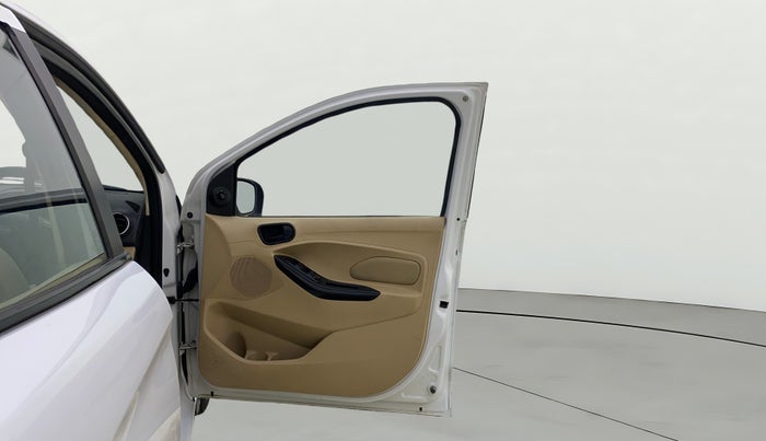 2018 Ford Figo Aspire TITANIUM 1.2 PETROL, CNG, Manual, 44,366 km, RHS Front Door