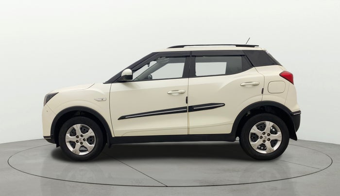 2023 Mahindra XUV300 W6 1.2 PETROL AMT, Petrol, Automatic, 15,464 km, Left Side