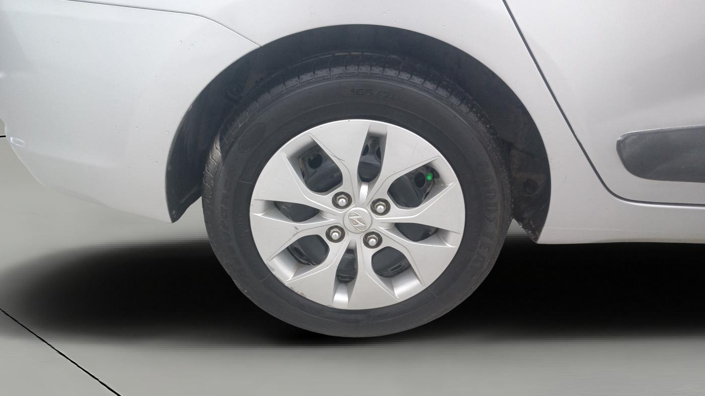 2014 Hyundai Xcent S 1.1 CRDI, Diesel, Manual, 1,03,045 km, Right Rear Wheel