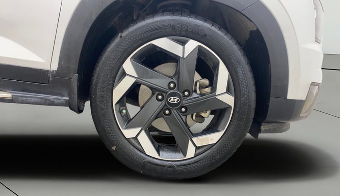 2022 Hyundai ALCAZAR PLATINUM(O) 6STR 1.5 AT, Diesel, Automatic, 65,325 km, Right Front Wheel