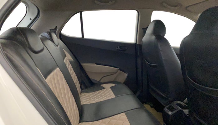 2015 Hyundai Grand i10 MAGNA 1.2 KAPPA VTVT, Petrol, Manual, 48,028 km, Right Side Rear Door Cabin